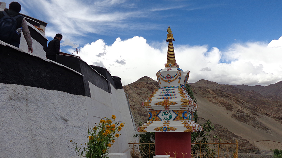 Explore and experience the Great Himalaya, Culture, Monasteries, lakes and landscapes.
